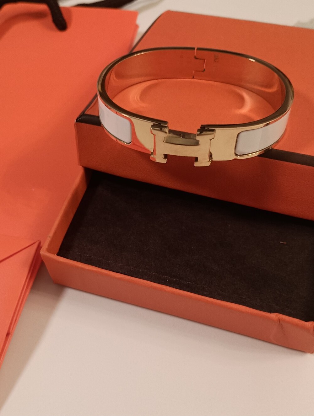 HERMES Size PM Ladies Clic H Narrow Bracelet White Color Gold Plated - Picture 1 of 5